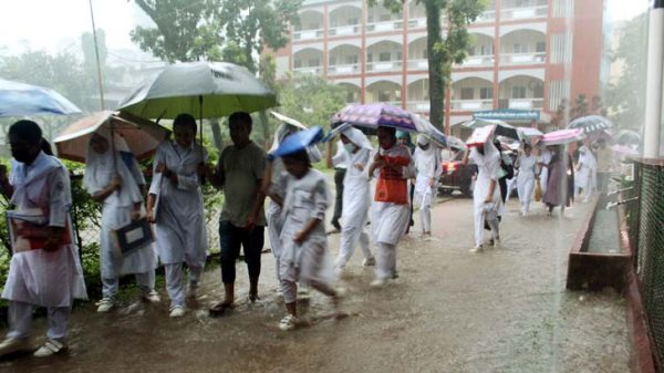 সিলেট নগরীতে জলাবদ্ধতা, রাস্তা অবরোধ-সংঘর্ষ